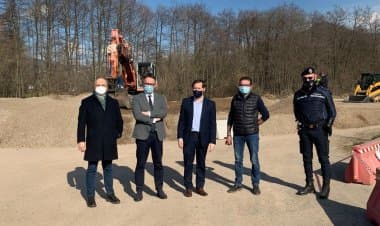 Vaccini, Monti visita il cantiere per l’hub di Rancio Valcuvia