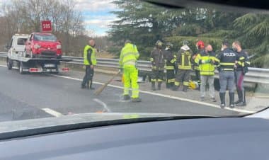 Auto si ribalta sull'A8. Code in autostradata ora defluite