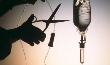 Eutanasia: raccolta firma oltre  ai tavoli anche  online.