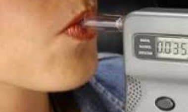 Varese,30enne alla guida sotto effetto alcolico