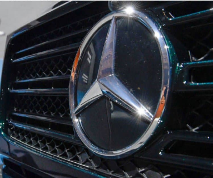 Mercedes a rischio incendio: richiamate 264.000 auto