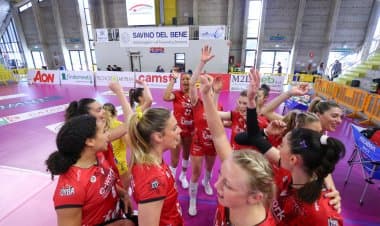 Finisce a Scandicci la stagione della Unet e-work Busto Arsizio