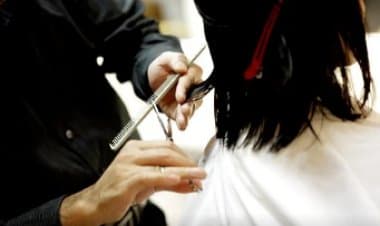 Busto, riapertura per parrucchieri ed estetisti