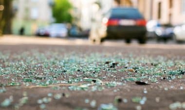 Travedona Monate, incidente stradale in via Veneto