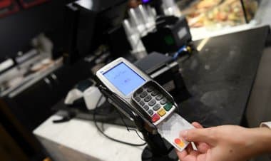 Covid nei supermercati, il 18% irregolari. Tracce di virus sui Pos