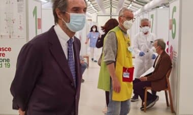 Vaccinazioni, Presidente Fontana visita l'hub di Rancio Valcuvia