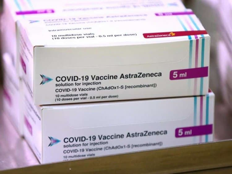 Vaccini, in Lombardia la seconda dose con Pfizer o Moderna