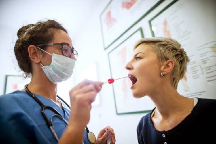 In Lombardia ieri 65mila vaccinazioni. Si punta ai test salivari