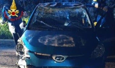 Luino, intervento dei sanitari e dei vigili del fuoco