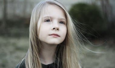 Brescia. Due ruote investono una bimba