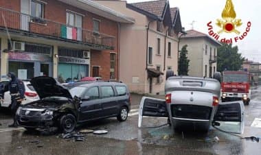 Tradate, scontro tra auto, danni ingenti