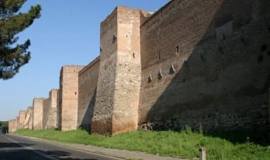 Edilizia, per il TAR i pergolati non necessitano di titolo edilizio