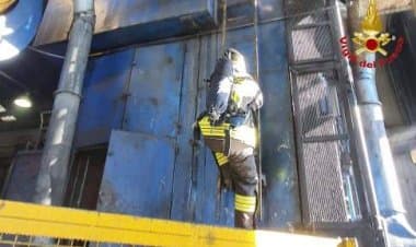 Sumirago, macchinario in fiamme