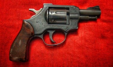 Varese. Rapina e violazione legge sulle armi