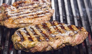 Ricercatori scoprono il legame biologico tra carne rossa e rischio di cancro