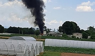 Bolladello di Cairate, incendio a un deposito nel pomeriggio