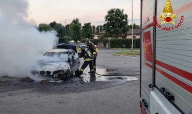 Gorla Maggiore - auto prende fuoco