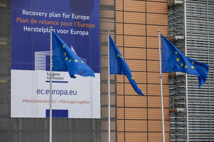 Commissione Europea pronta a emettere 250 miliardi di obbligazioni