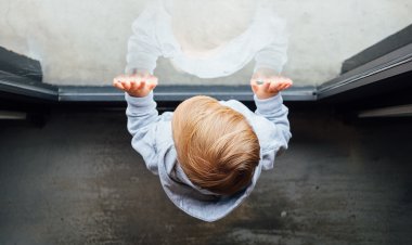 Gallarate (Va). Autogru salva bimbo