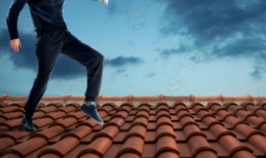 Lozza. Arresto di un cittadino italiano per furto di pluviali in rame