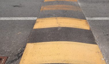 Somma, i dossi di via Villoresi fanno discutere i residenti