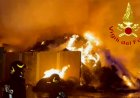 Cermenate: incendio in una ditta di rifiuti
