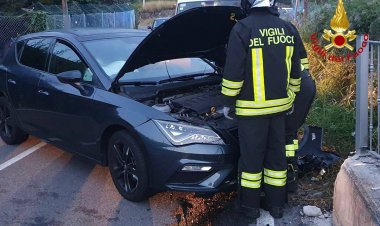 Clivio (Va). Perde il controllo e va contro una recinzione