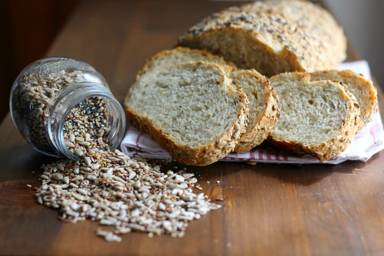 Consumare pane integrale e porridge nella dieta quotidiana può ridurre il rischio di infarto o ictus